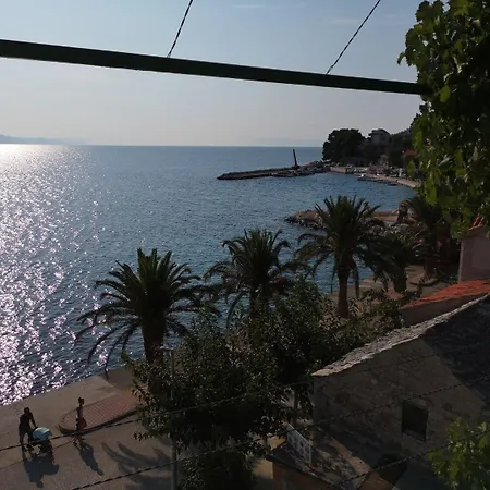 Sonja - By The Sea Apartment