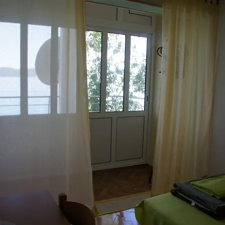 Sonja - By The Sea Apartment *